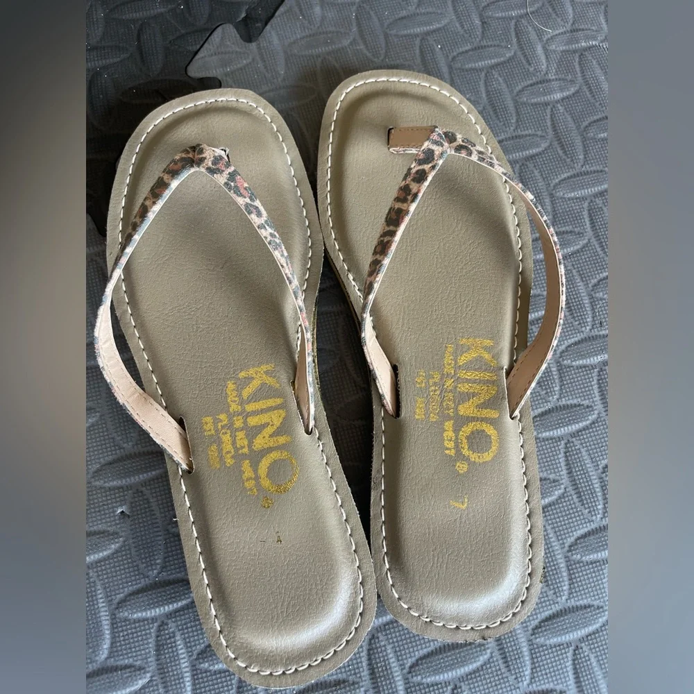 Sandals - Picture 3 of 4